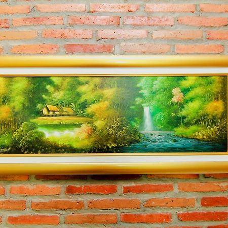 Griya Batik Giri Sekar Homestay Джокякарта Екстериор снимка