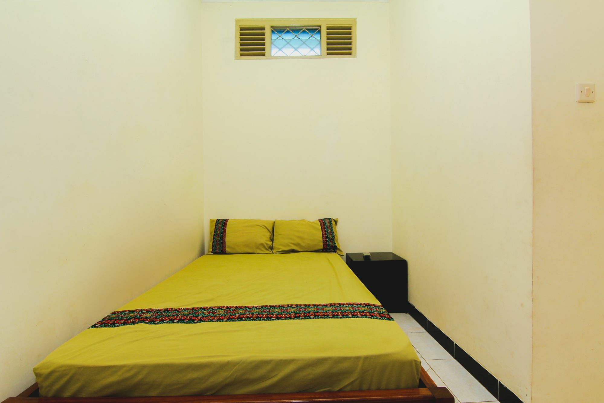 Griya Batik Giri Sekar Homestay Джокякарта Екстериор снимка