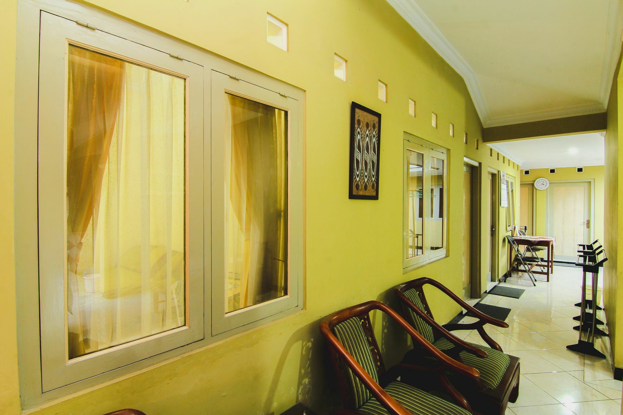 Griya Batik Giri Sekar Homestay Джокякарта Екстериор снимка